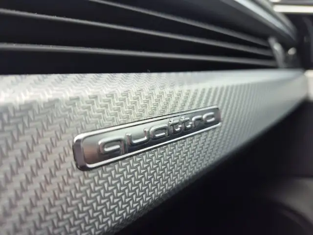 Audi RS4 view 9