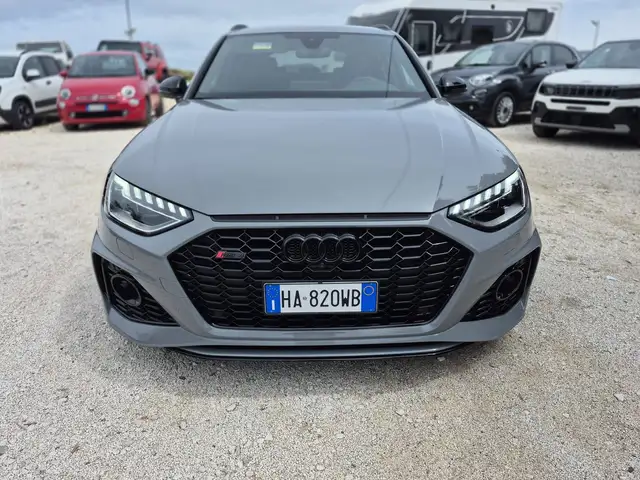 Audi RS4 view 6