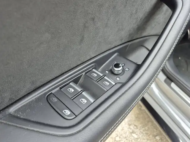 Audi RS4 view 12