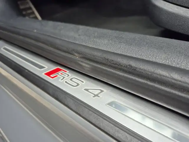 Audi RS4 view 14
