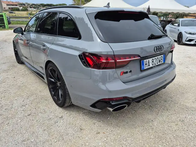 Audi RS4 view 2