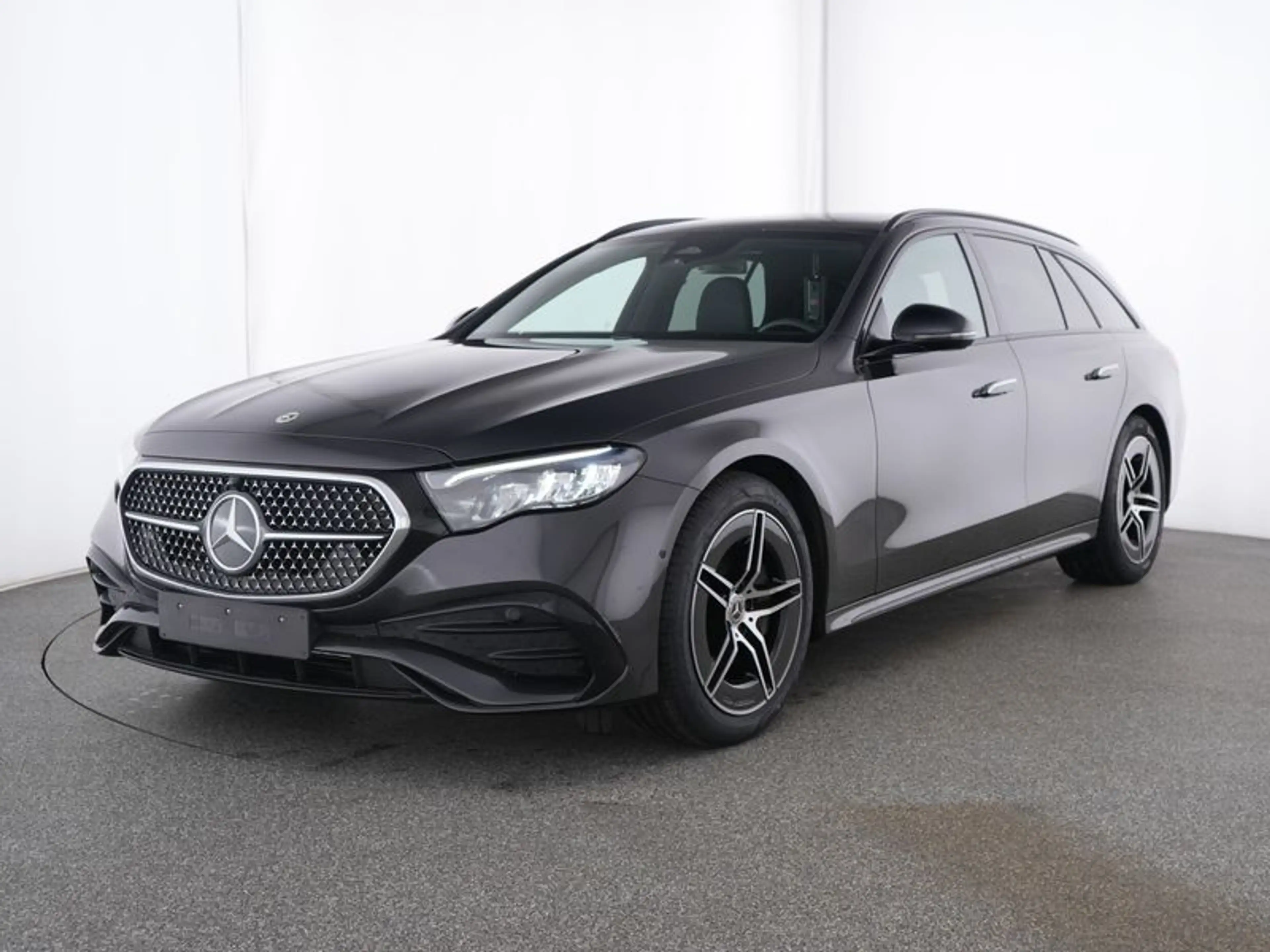 Mercedes-Benz E 220 d 4M T AMG-Sport/Pano/AHK/Night/Totw/Distr — photo 2