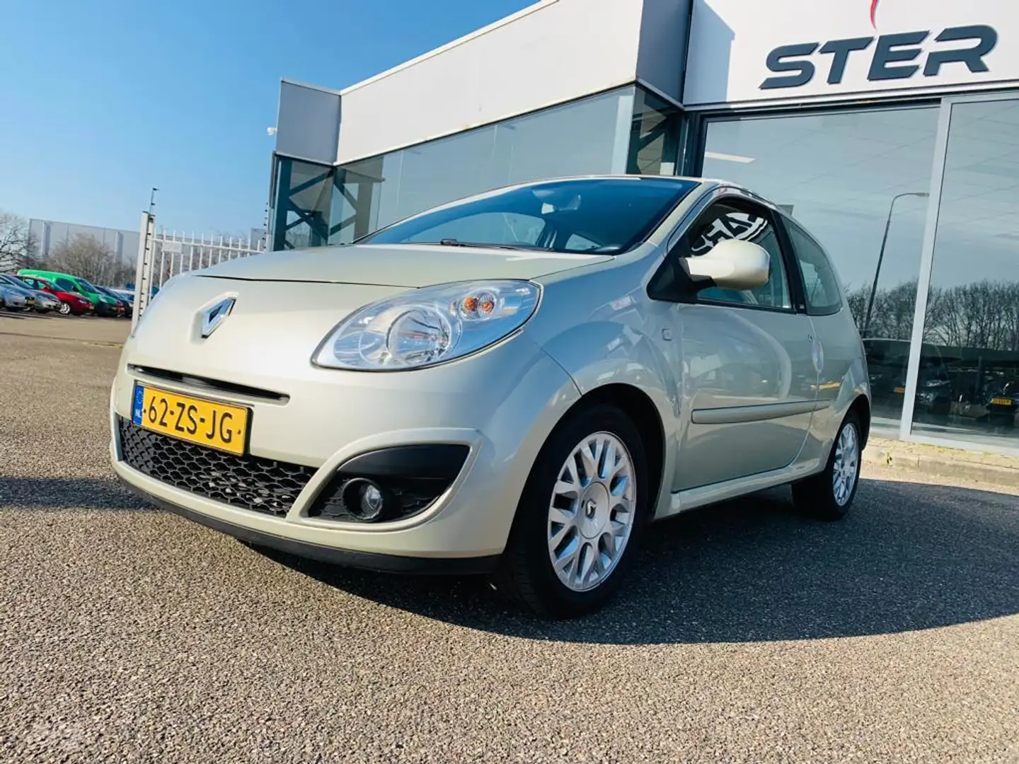 Renault Twingo 1.2-16V Initiale, Airco, Leer bekleden, NAP, Achte Geel - 2