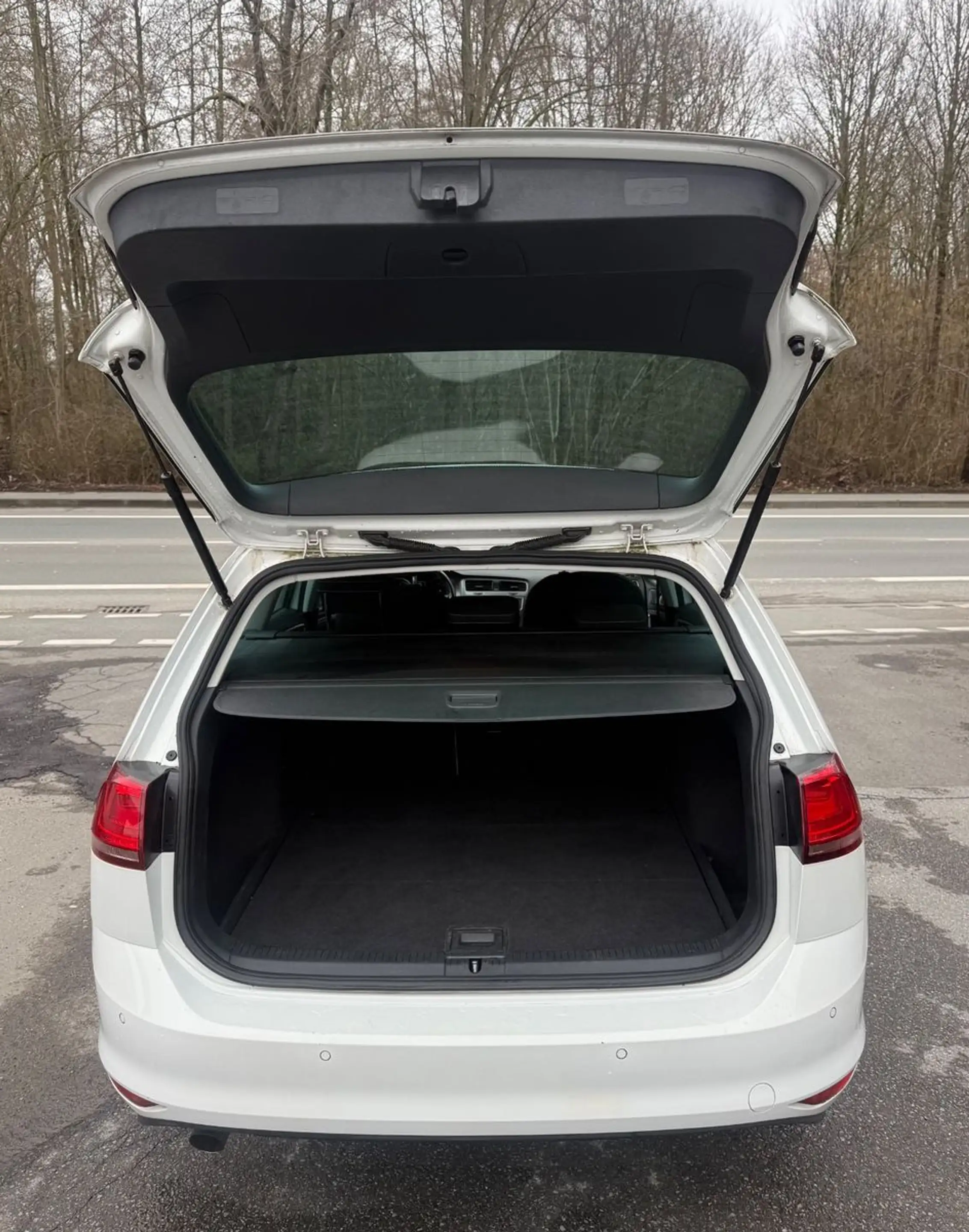 Volkswagen Golf VII Variant Lounge BMT,Navi,voll Scheckheft — photo 7
