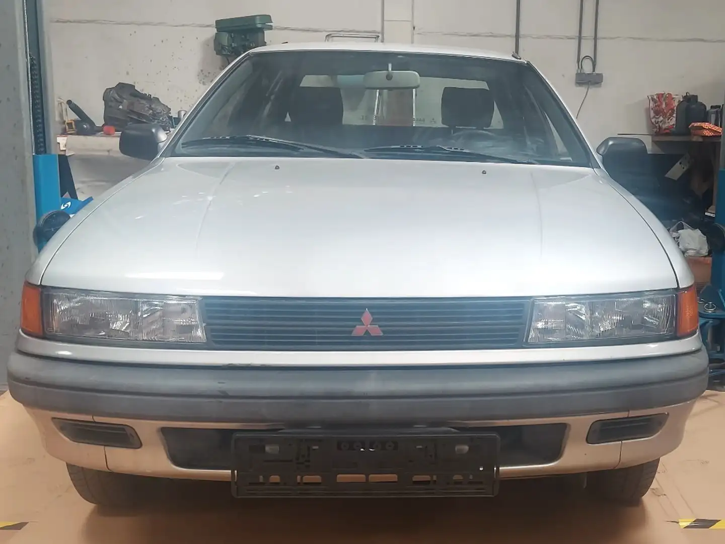 Mitsubishi Lancer Argent - 1