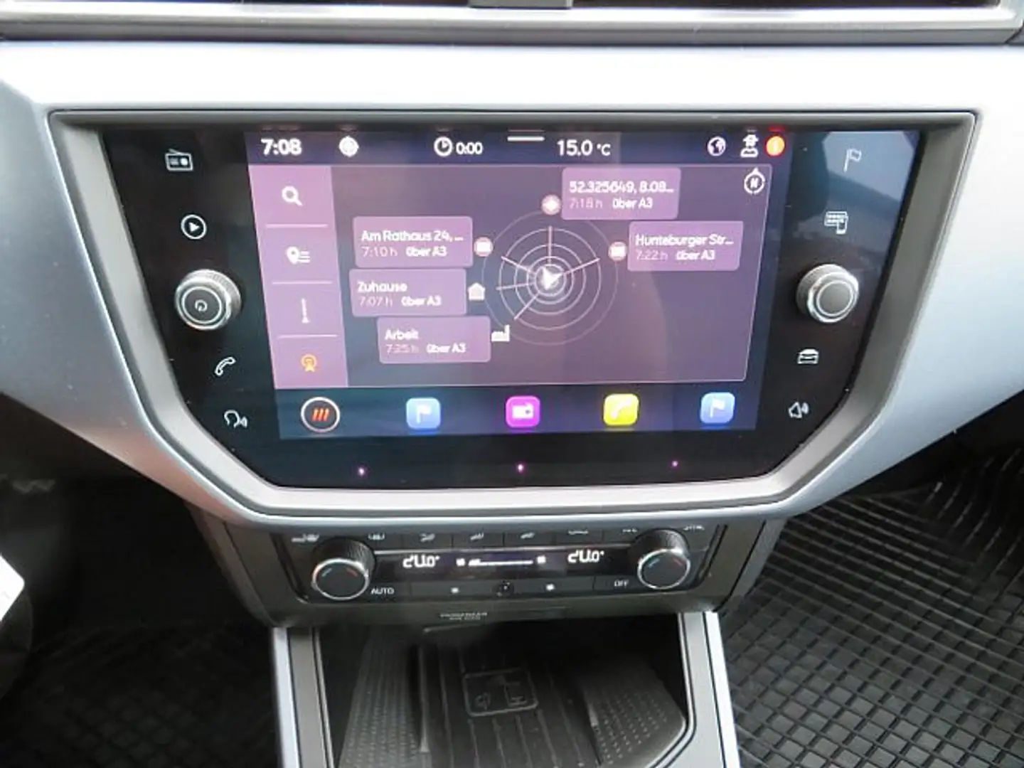 SEAT Arona 1,6 TDI Style Klimaautomatik Sitzhzg NAVI Weiß - 2