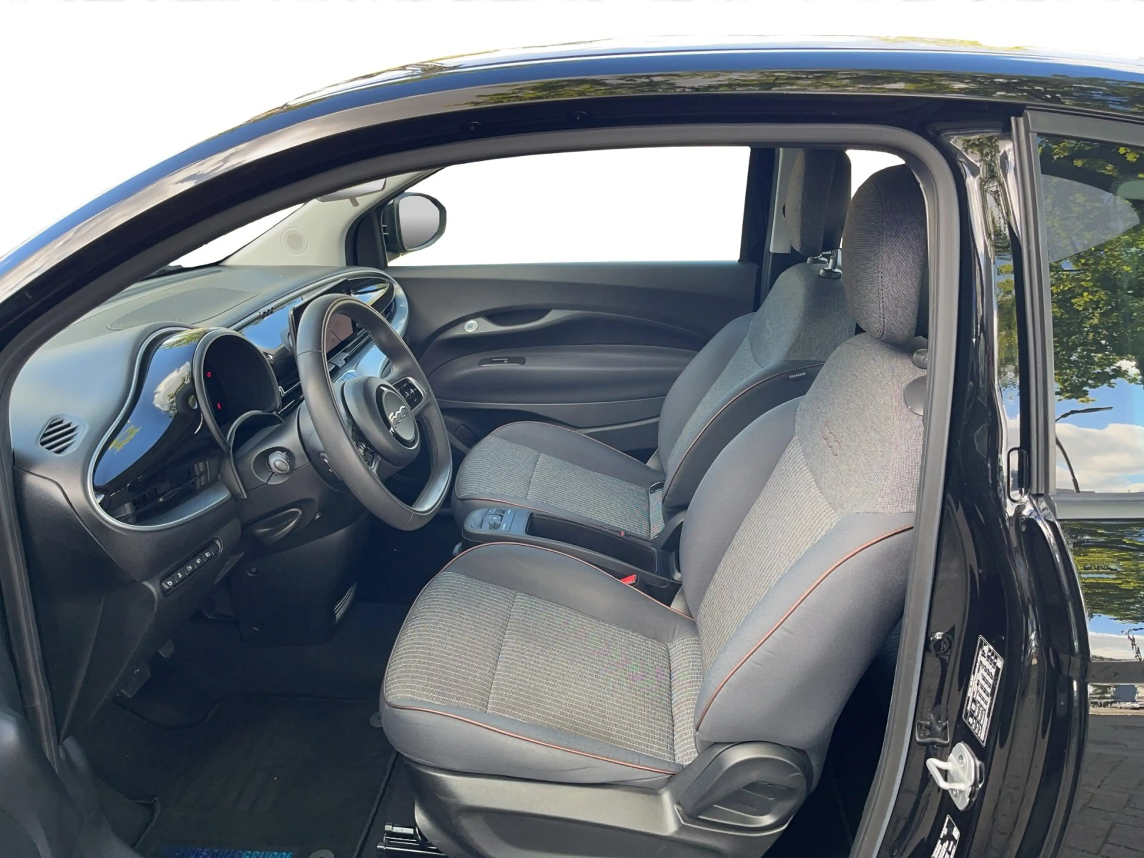 Fiat 500e 500 e Icon 42 kWh Navi+SHZ+RFK+Carplay+LM — photo 10