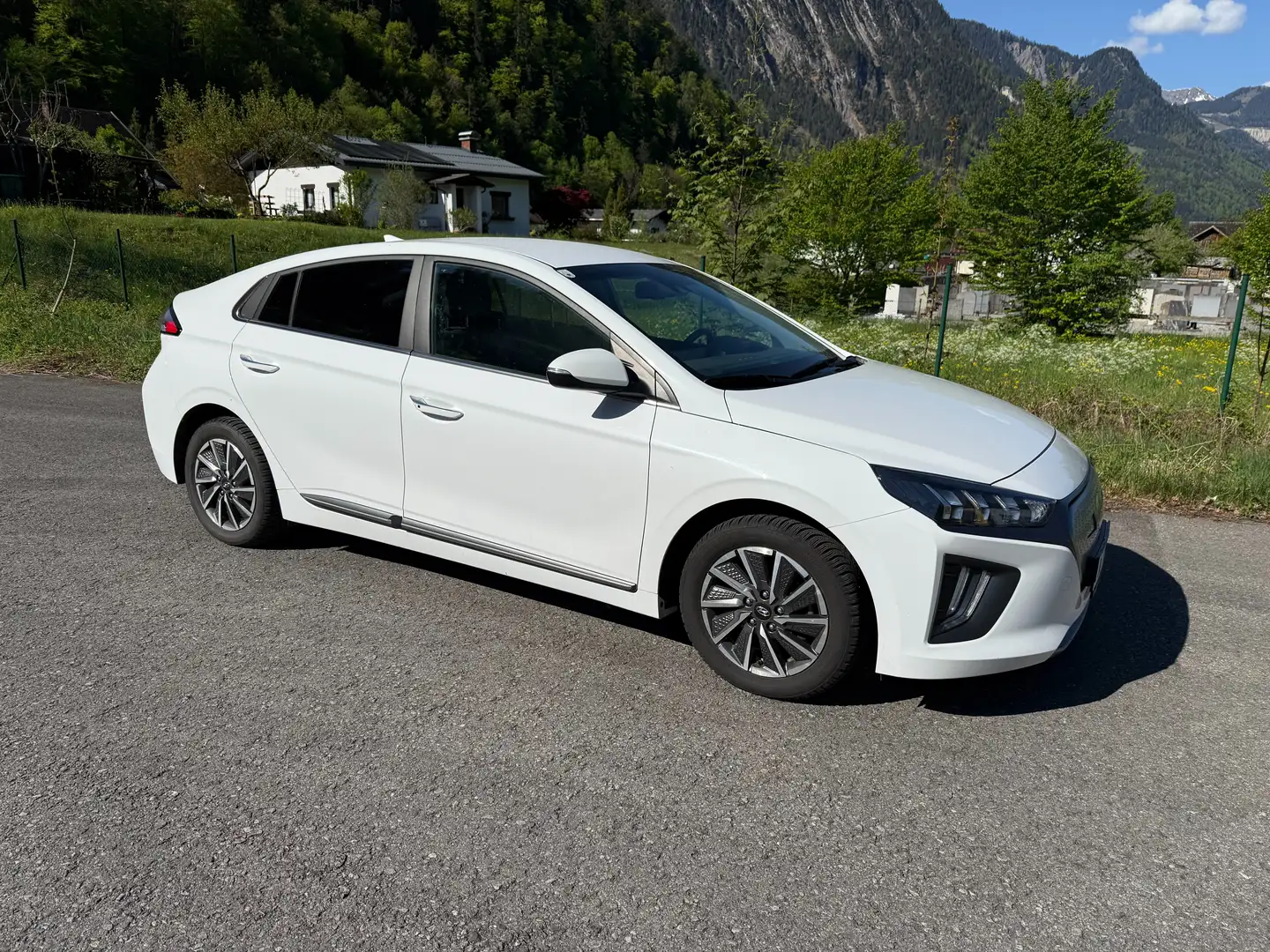 Hyundai IONIQ Ioniq Elektro 38kWh Level 4 Aut. + Wärmepumpe Weiß - 1