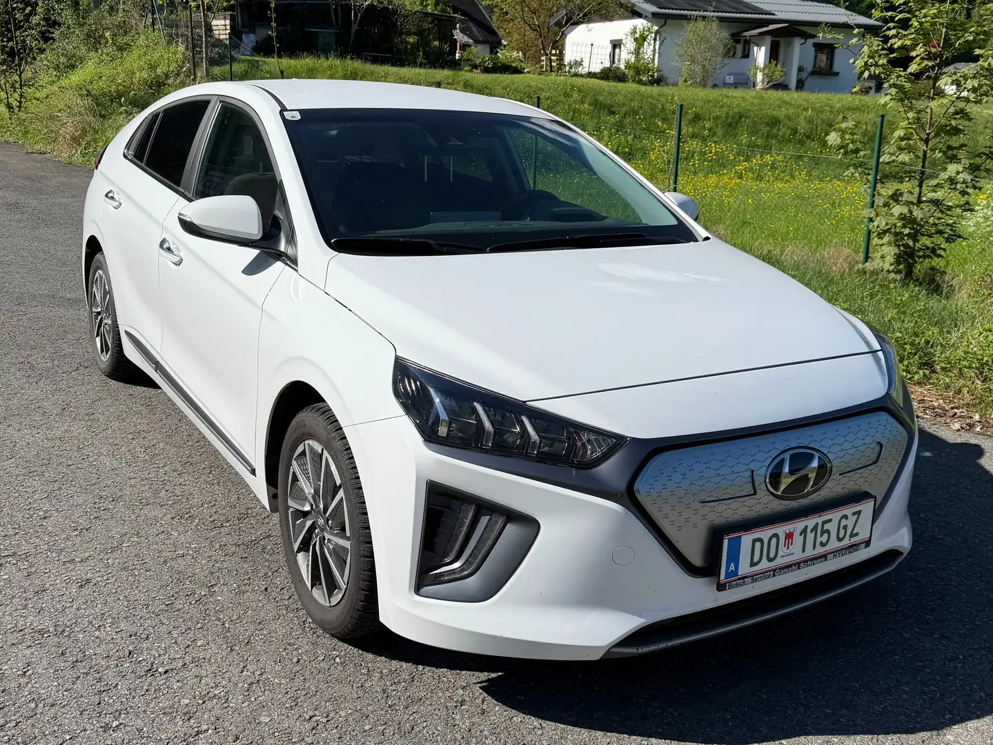 Hyundai IONIQ Ioniq Elektro 38kWh Level 4 Aut. + Wärmepumpe Weiß - 2