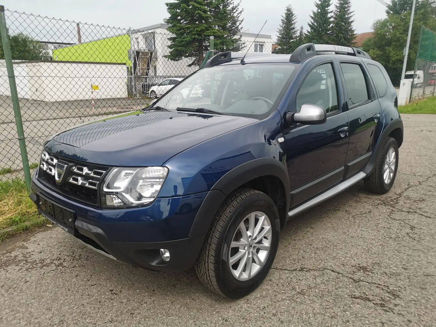 Dacia Duster Blau - 2