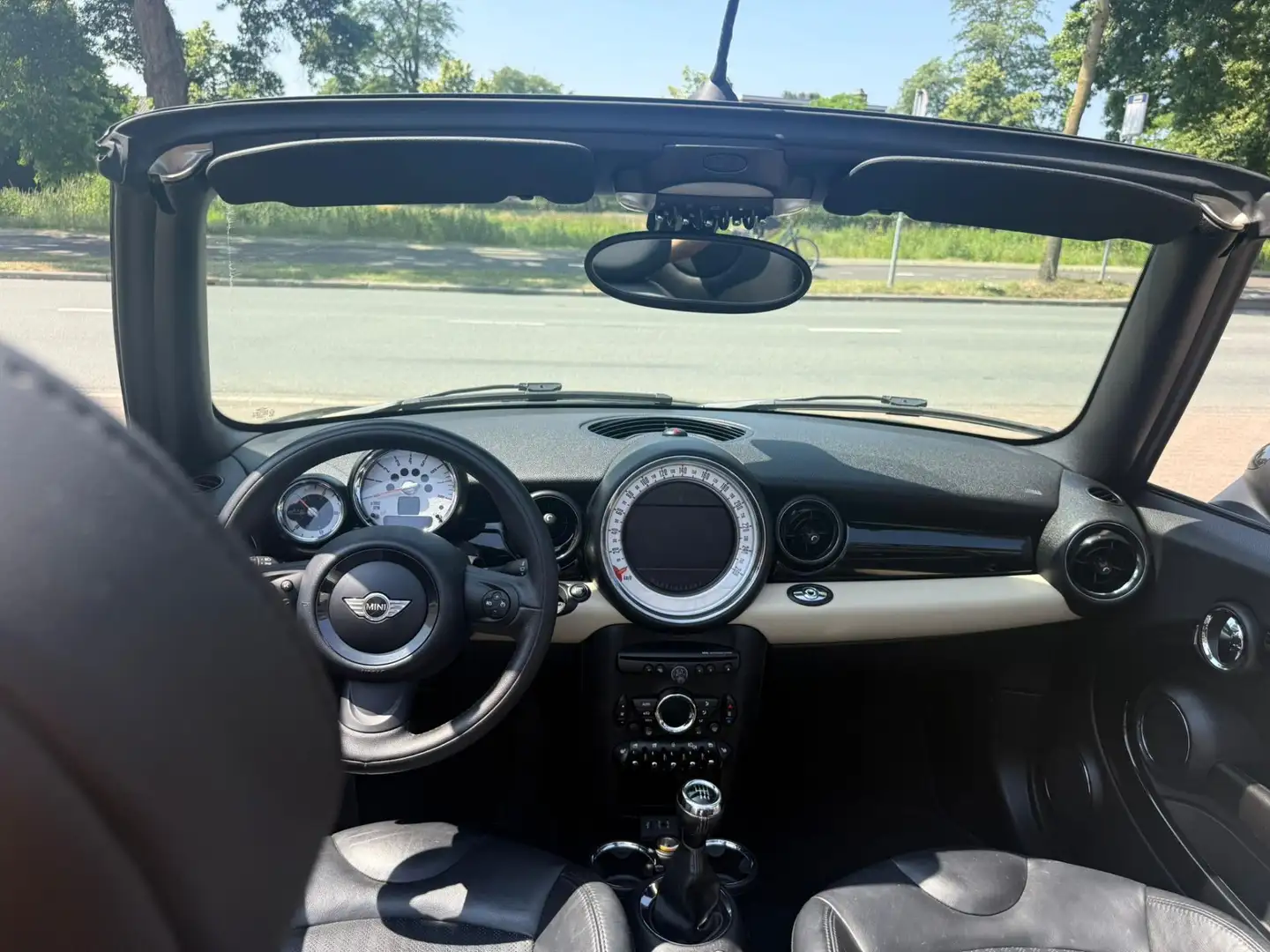 MINI Cooper Cabrio Mini 1.6 CABRIO|1e Eigenaar|LEER|Xenon|LMV|Airco|N Bruin - 2
