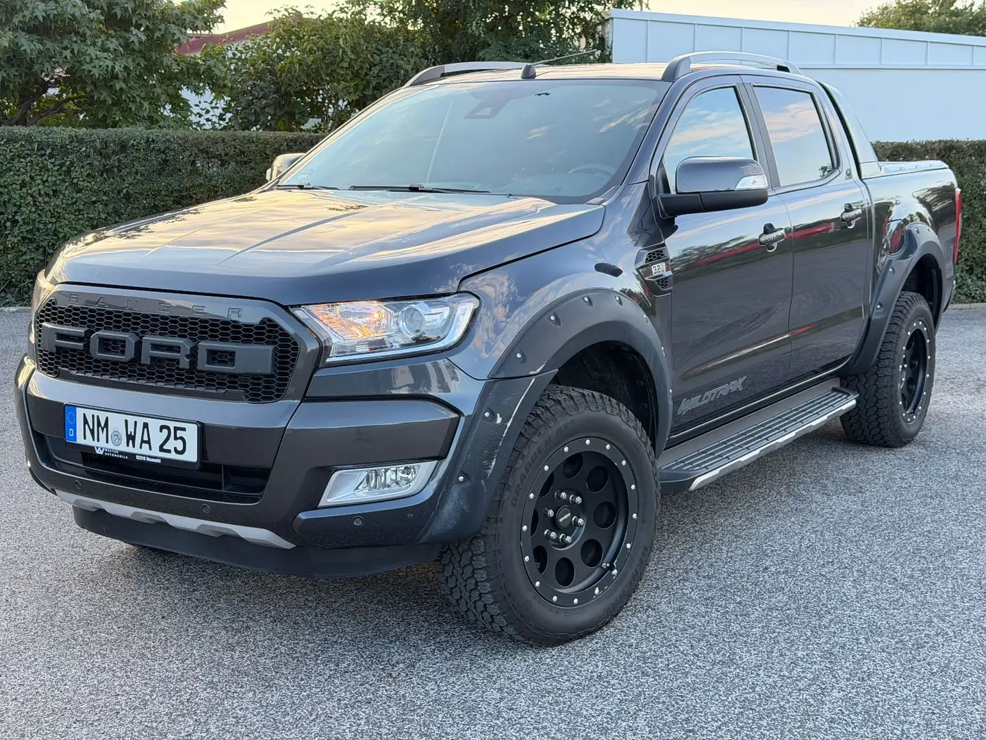 Ford Ranger Wildtrak Doppelkabine 4x4 Schwarz - 2