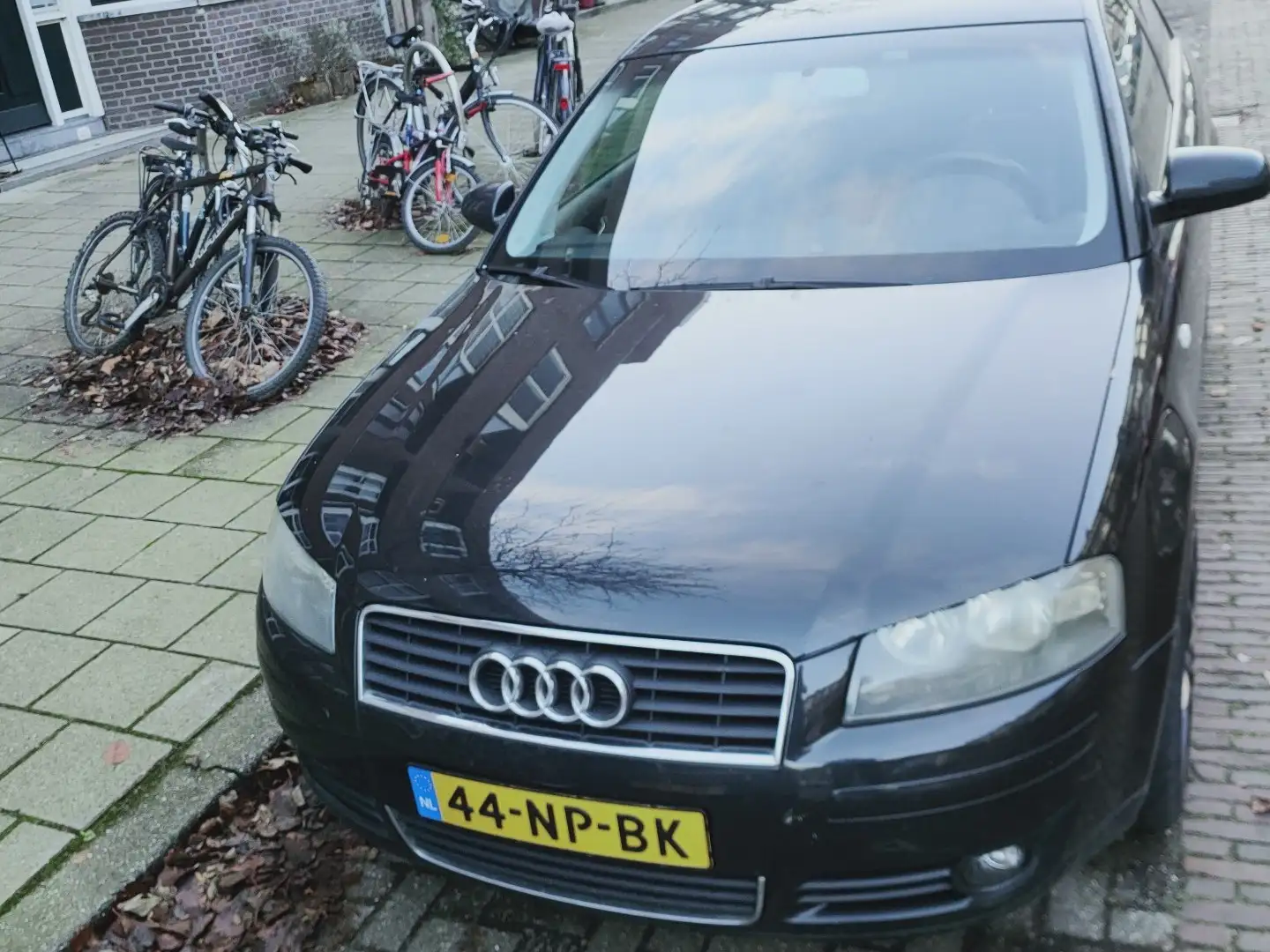 Audi A3 1.6 FSI Attraction Zwart - 1