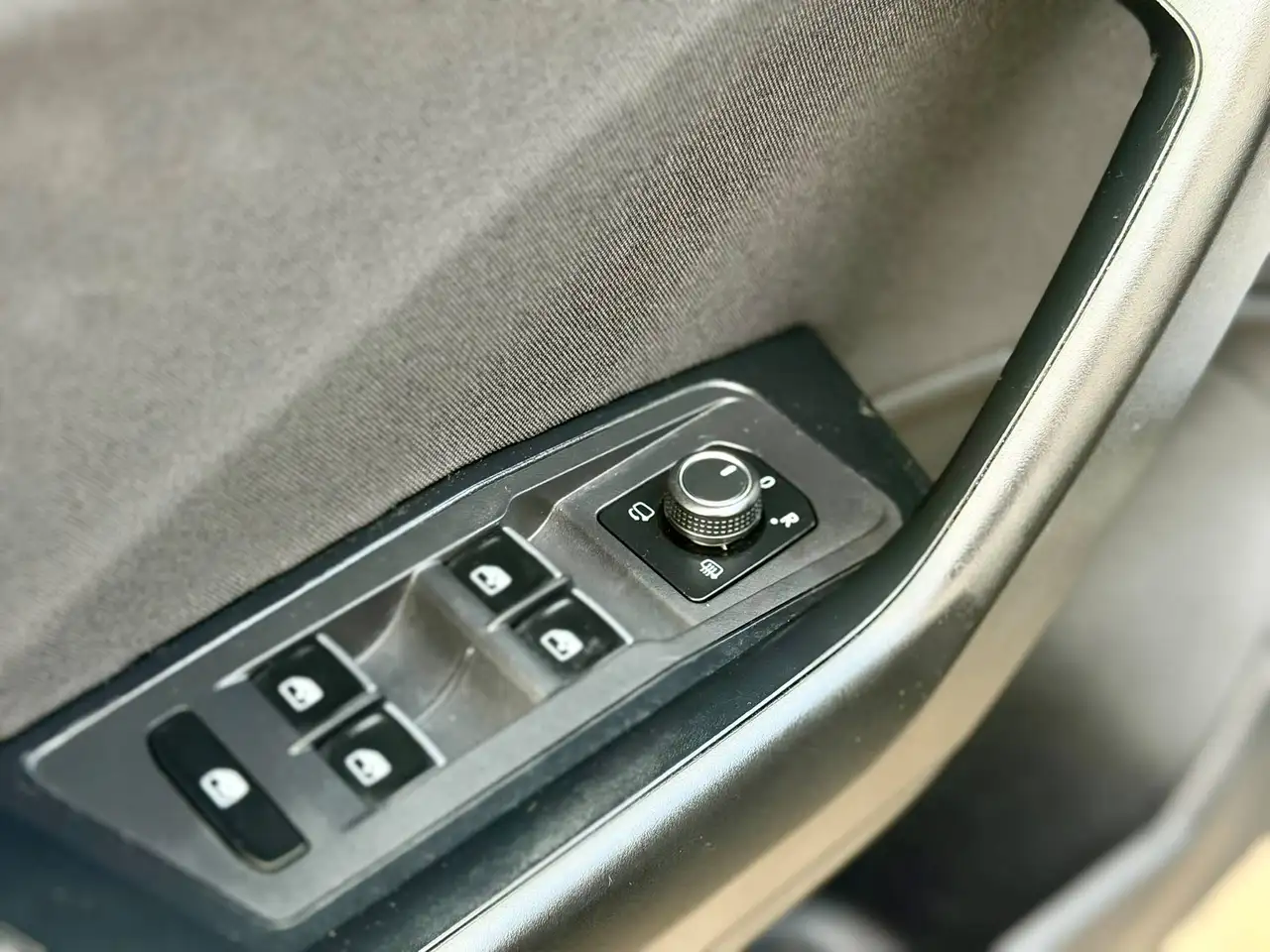 Volkswagen T-Roc 1.0 TSI *GPS*CarPlay*Clim*Camera*Capteurs*, миниатюра 25