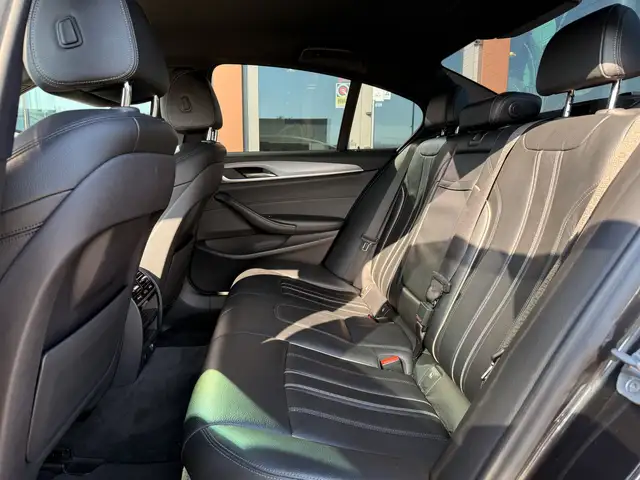 BMW 5 Series view 5
