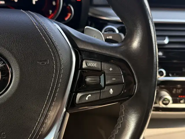 BMW 5 Series view 22