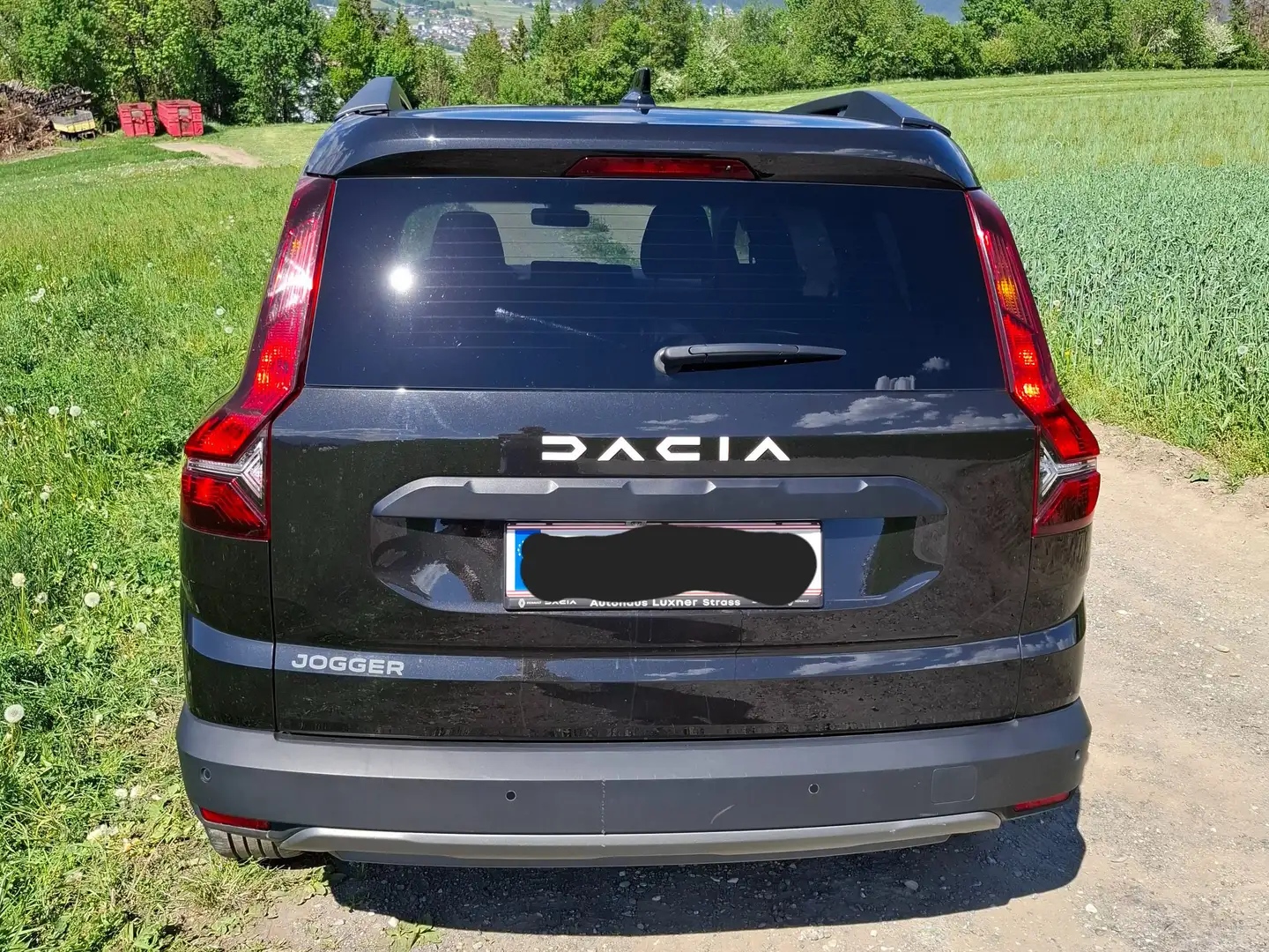 Dacia Jogger Extreme TCe 110 Schwarz - 1