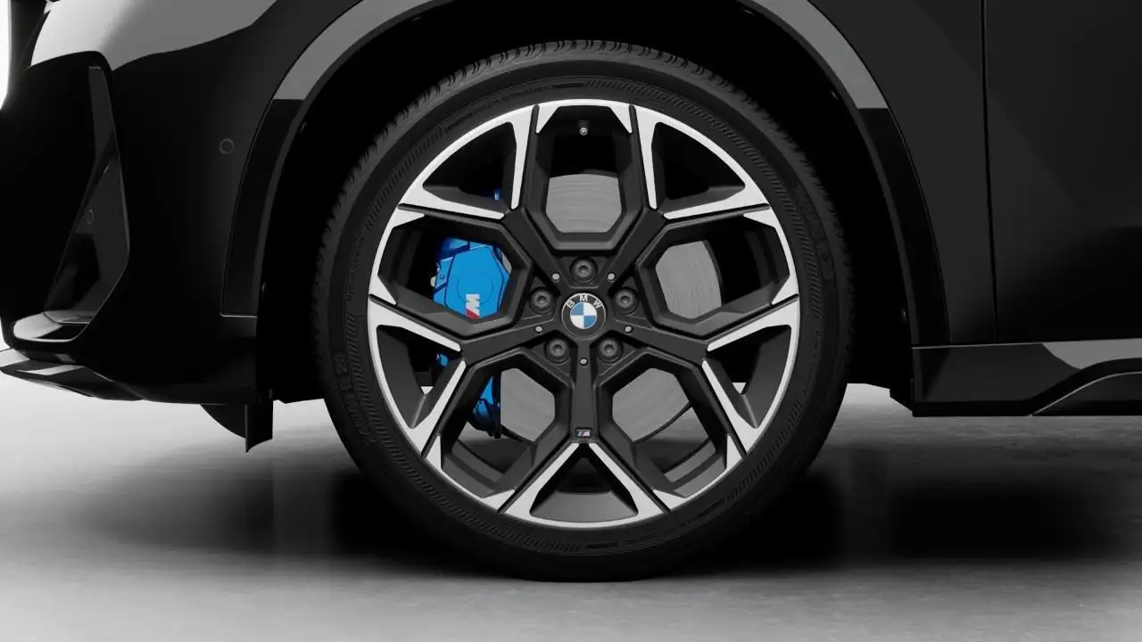 BMW X1 снимка BMW X1