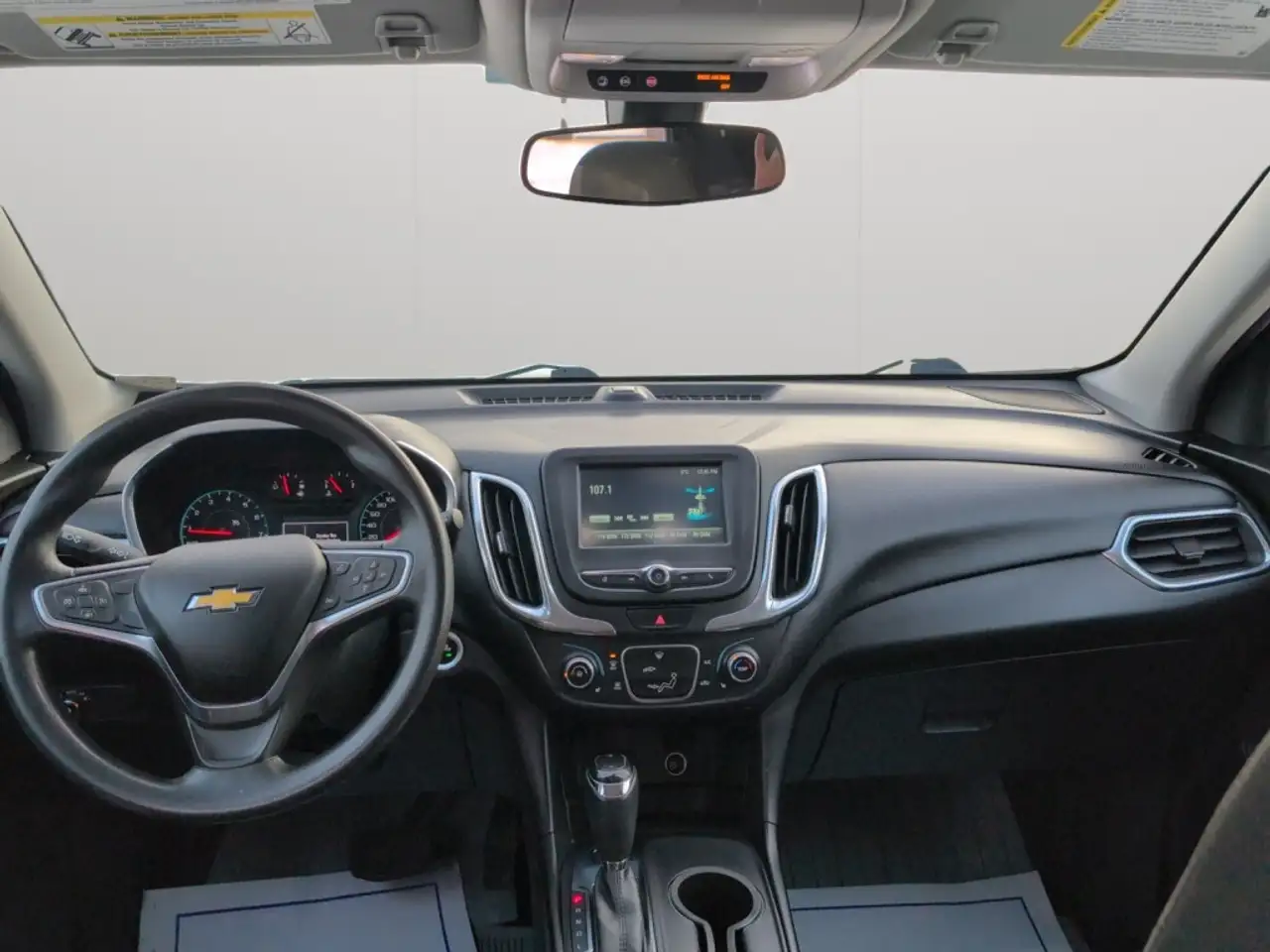 Chevrolet Equinox снимка Chevrolet Equinox