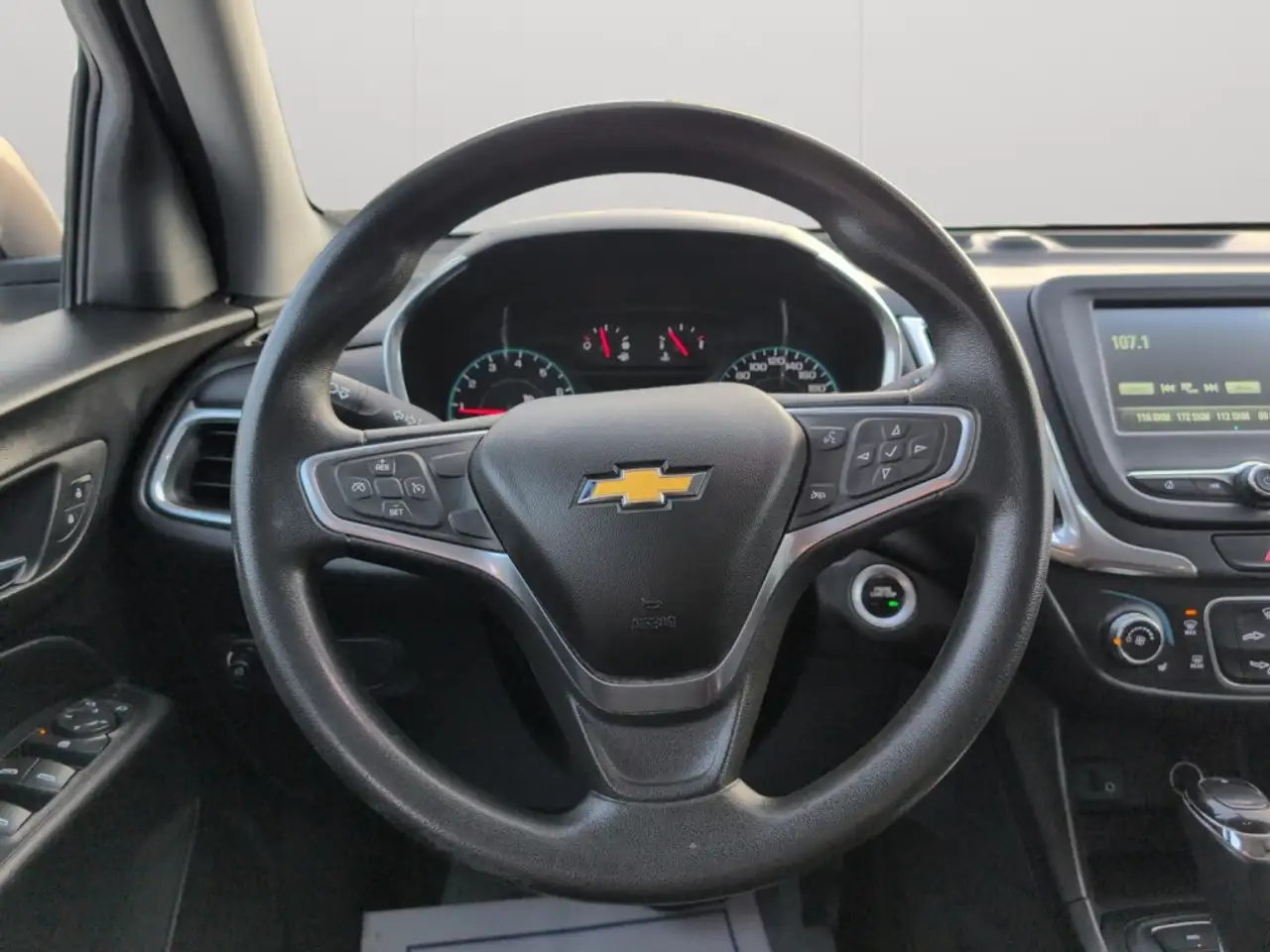 Chevrolet Equinox снимка Chevrolet Equinox
