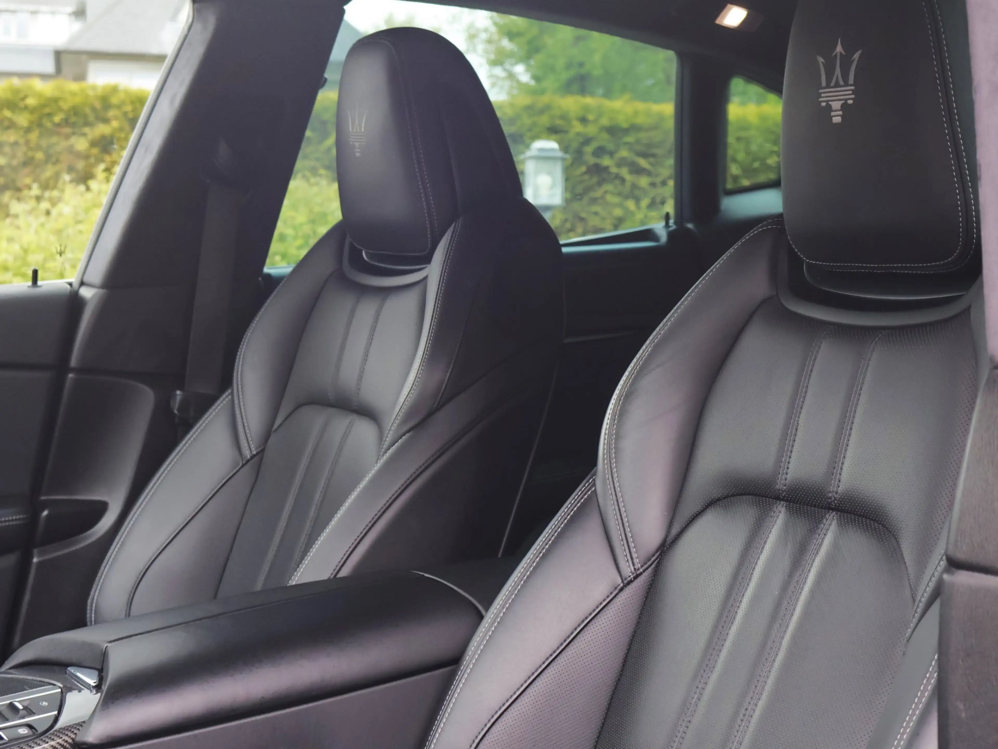 Maserati Levante 3.0 V6 S AWD GranSport 430pk Alcantara hemel/Bower — photo 3