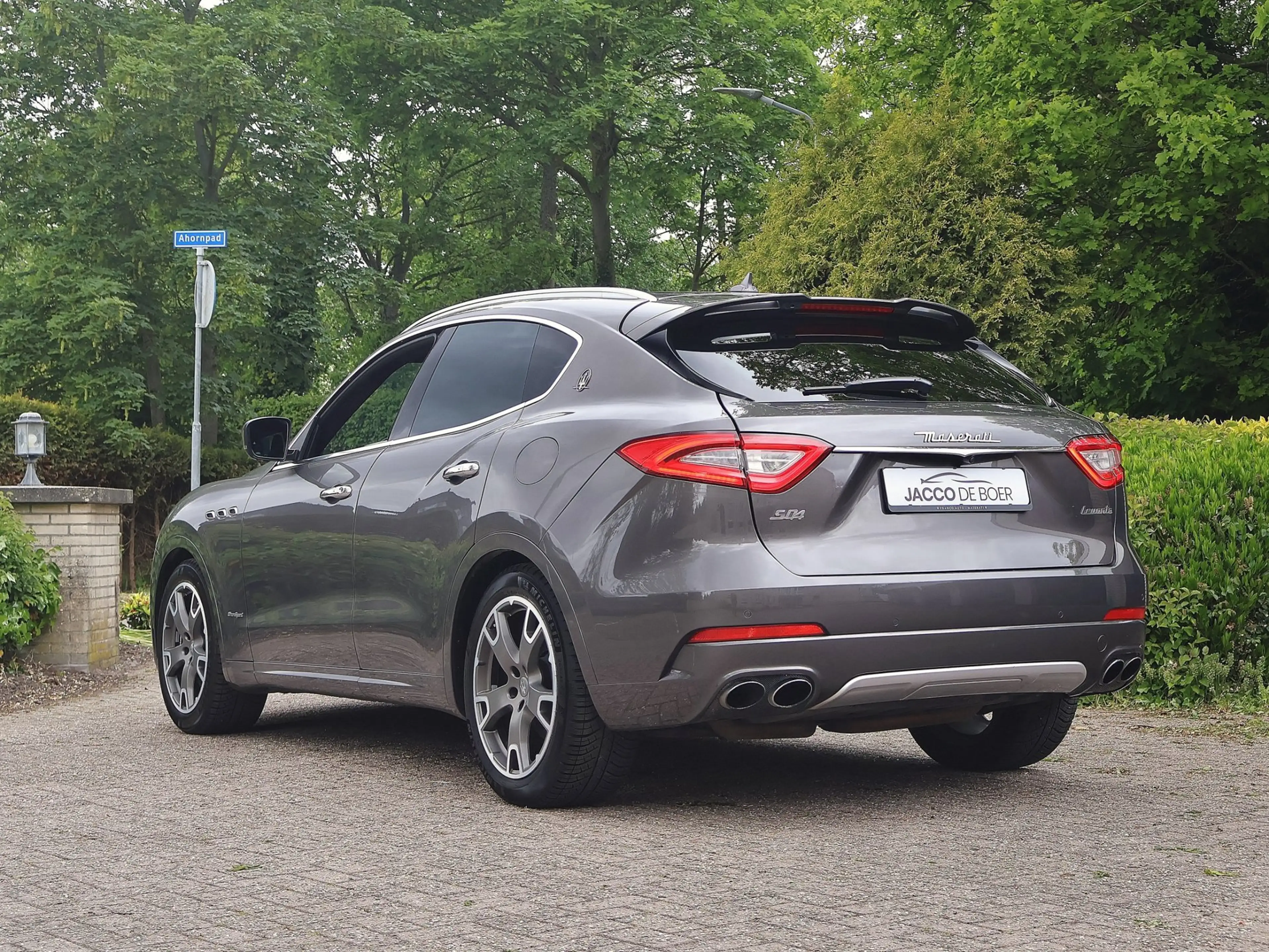 Maserati Levante 3.0 V6 S AWD GranSport 430pk Alcantara hemel/Bower — photo 2