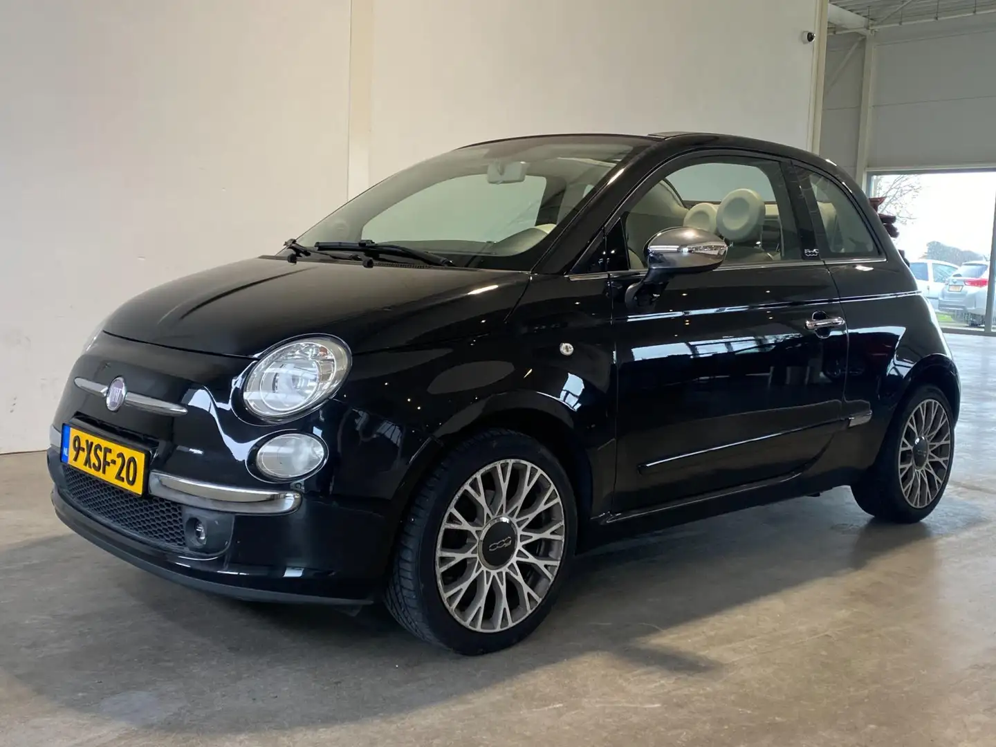 Fiat 500 Cabriolet 0.9 TwinAir Lounge Zwart - 1