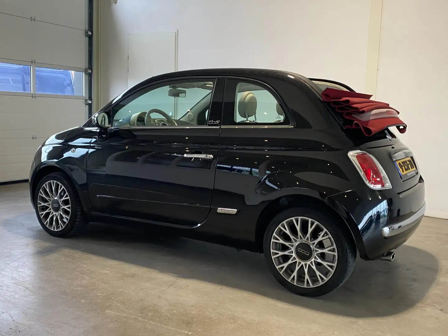 Fiat 500 Cabriolet 0.9 TwinAir Lounge Zwart - 2