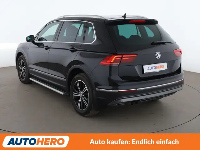 Volkswagen Tiguan view 4