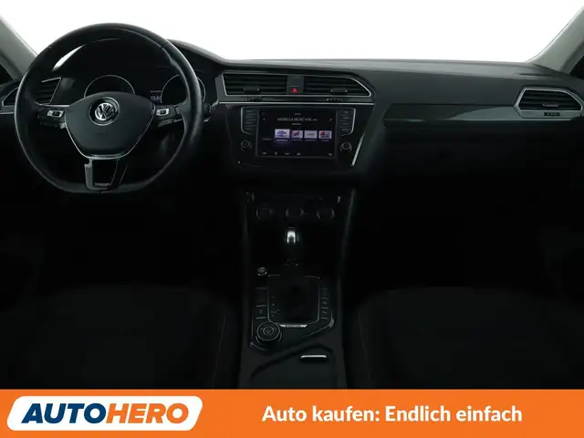 Volkswagen Tiguan view 12