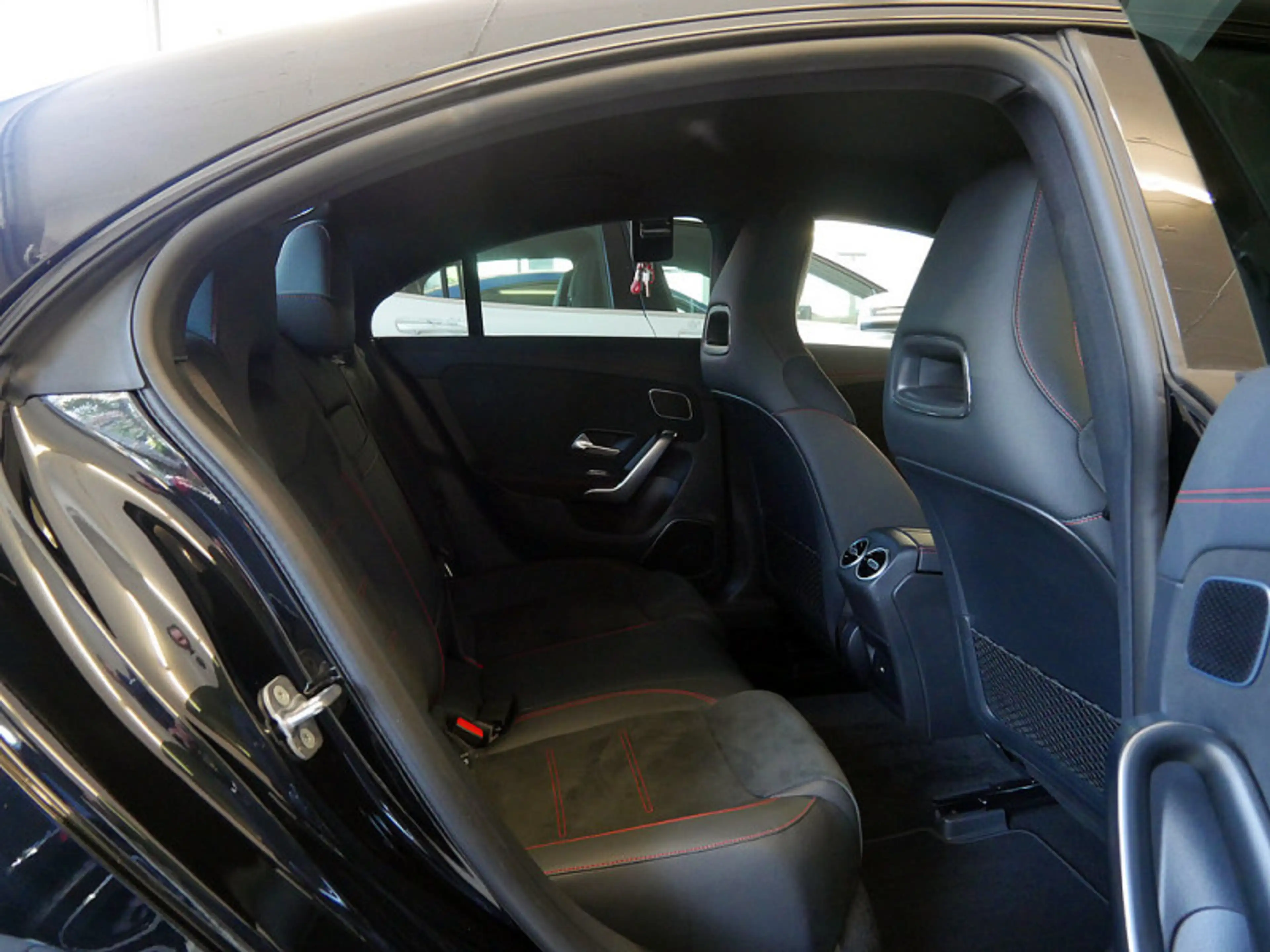 Mercedes-Benz CLA 200 d Coupé , AMG BURM NIGHT PREMIUM DISTR — photo 9