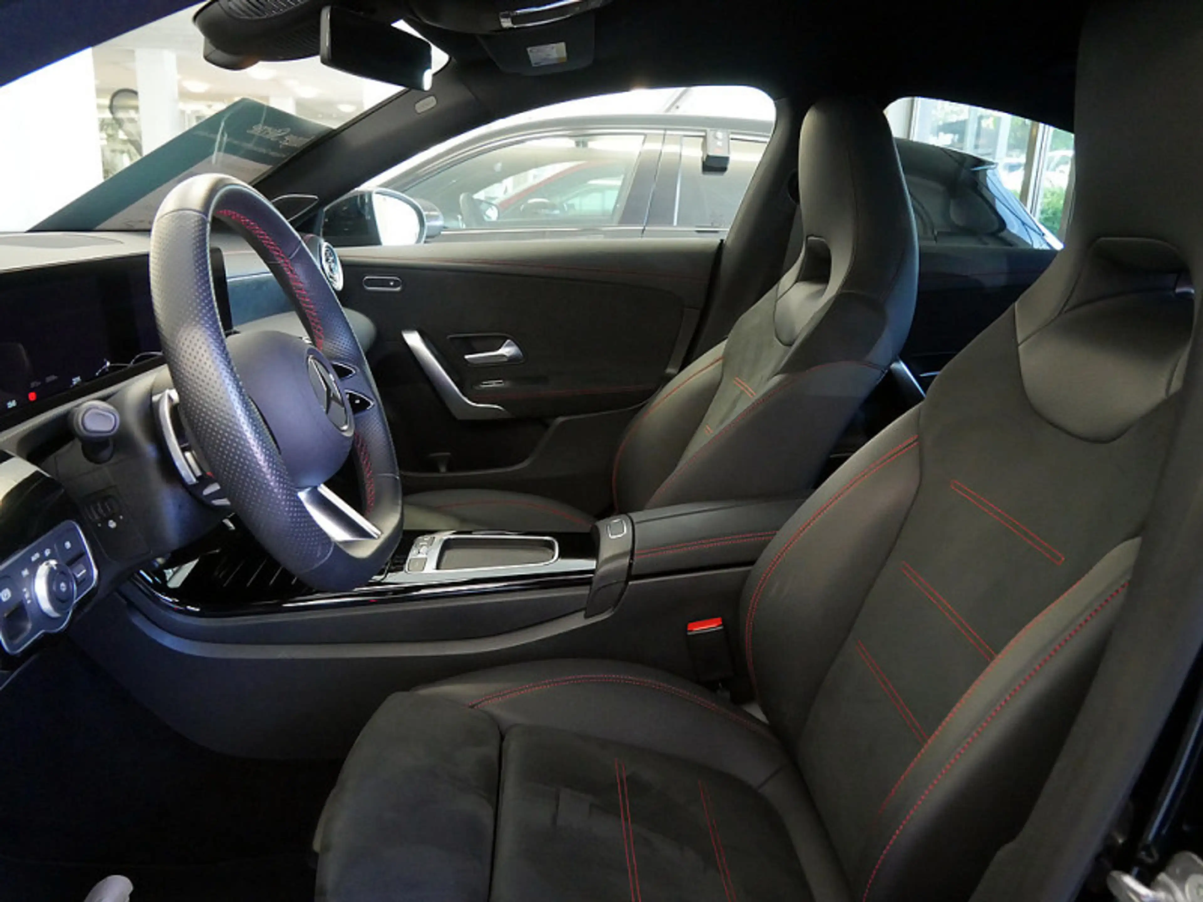 Mercedes-Benz CLA 200 d Coupé , AMG BURM NIGHT PREMIUM DISTR — photo 13