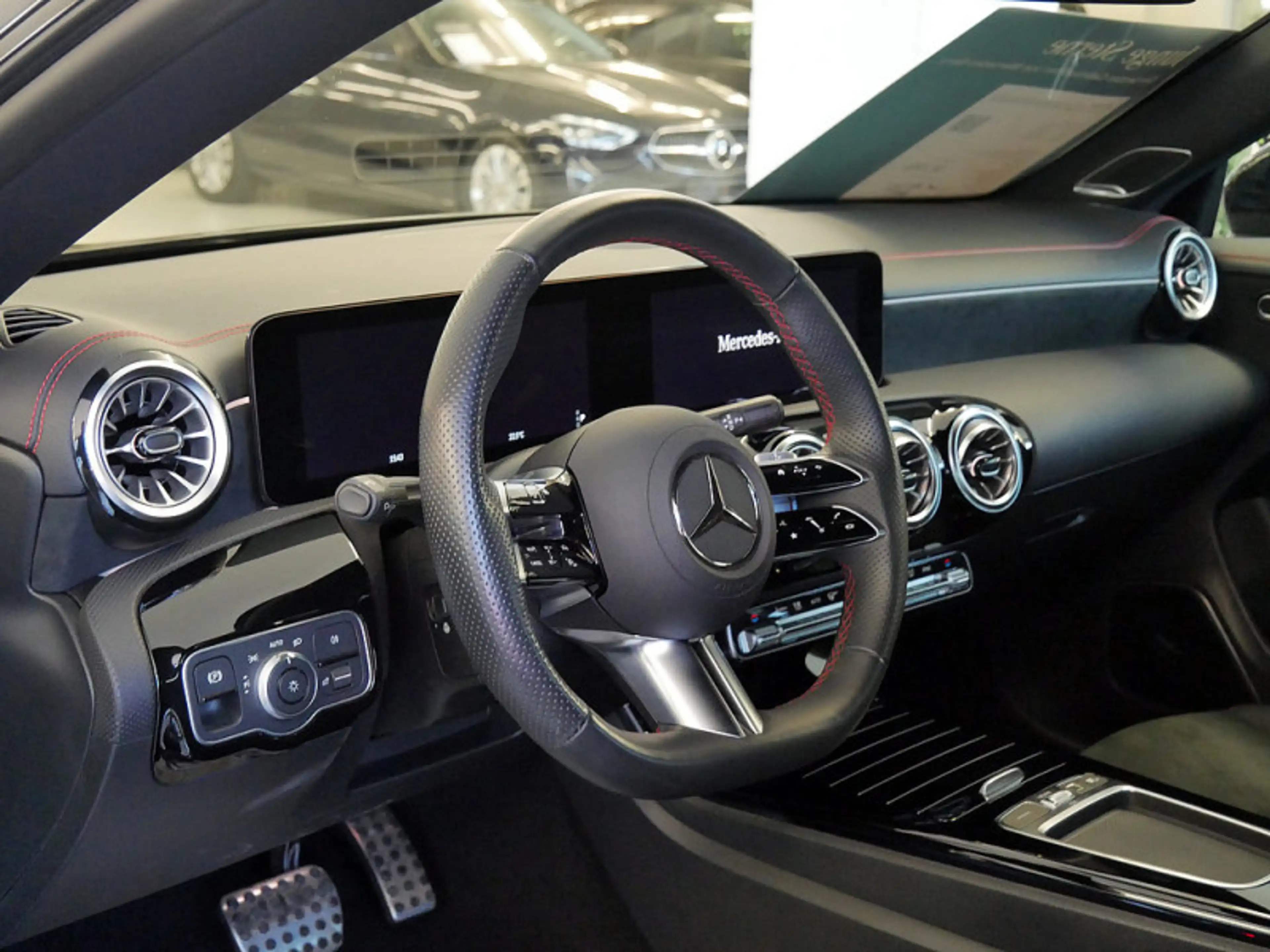 Mercedes-Benz CLA 200 d Coupé , AMG BURM NIGHT PREMIUM DISTR — photo 11