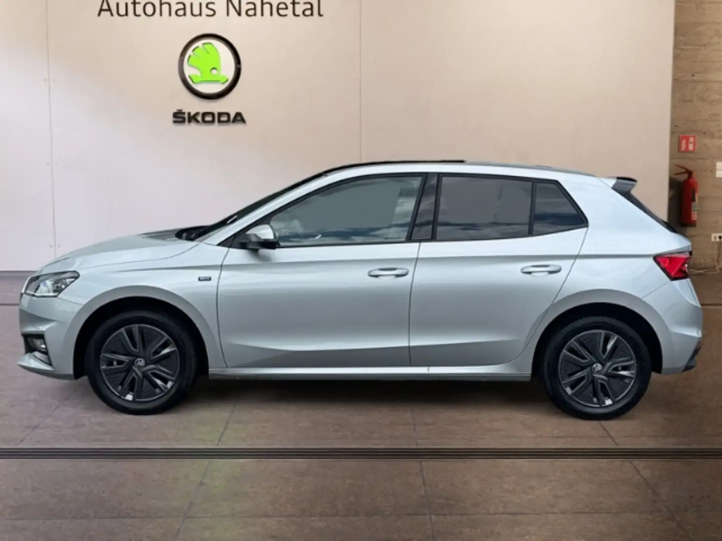 Skoda Fabia 1.0TSI DSG Drive LED NAVI ACC PANO 2ZKLIMA REAR VI Silber - 2