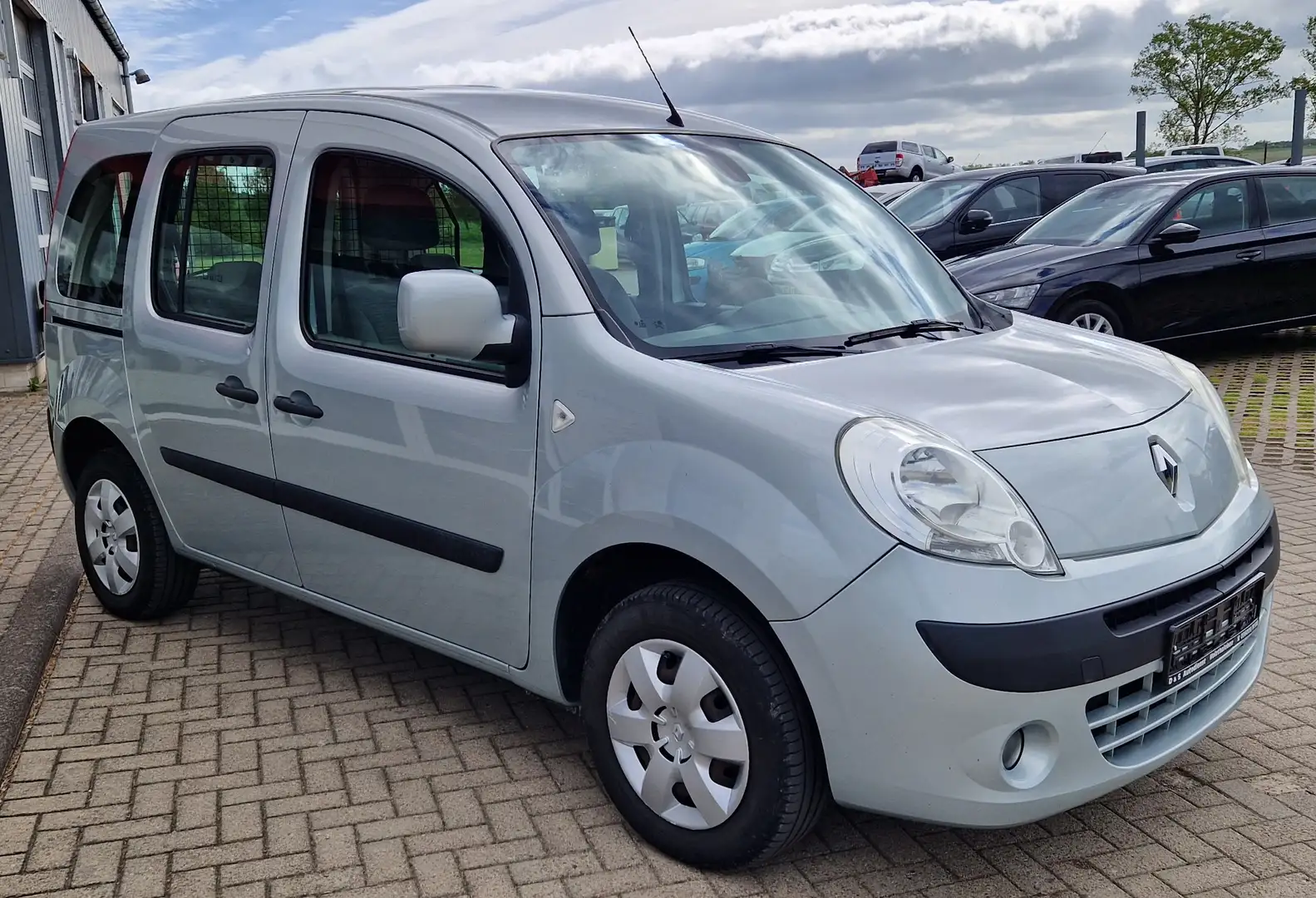 Renault Kangoo Privilege+Ahk/Klima/8fach ber./Scheckheft! Argent - 2