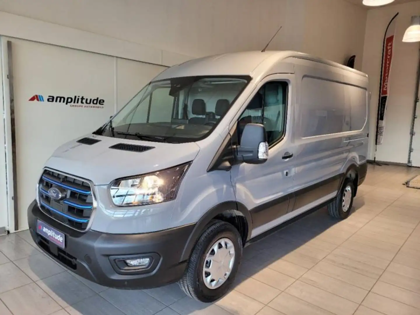Ford Transit PE 350 L2H2 135 kW Batterie 75/68 kWh Trend Busine Gris - 1