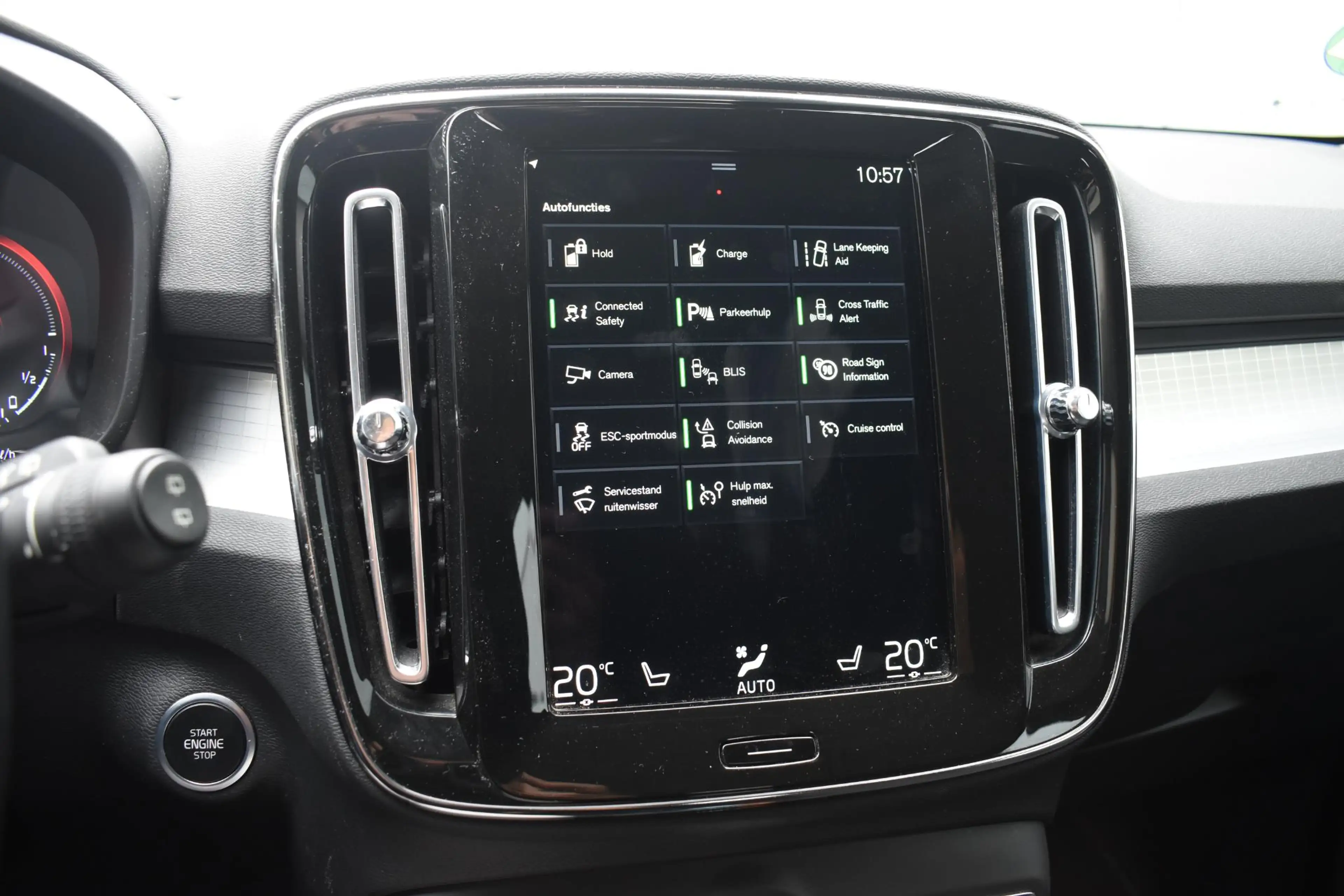Volvo XC40 T5 Recharge Inscription Expression — photo 26