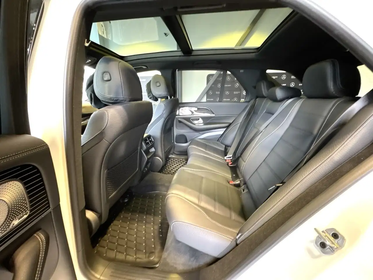 Mercedes-Benz GLE снимка Mercedes-Benz GLE