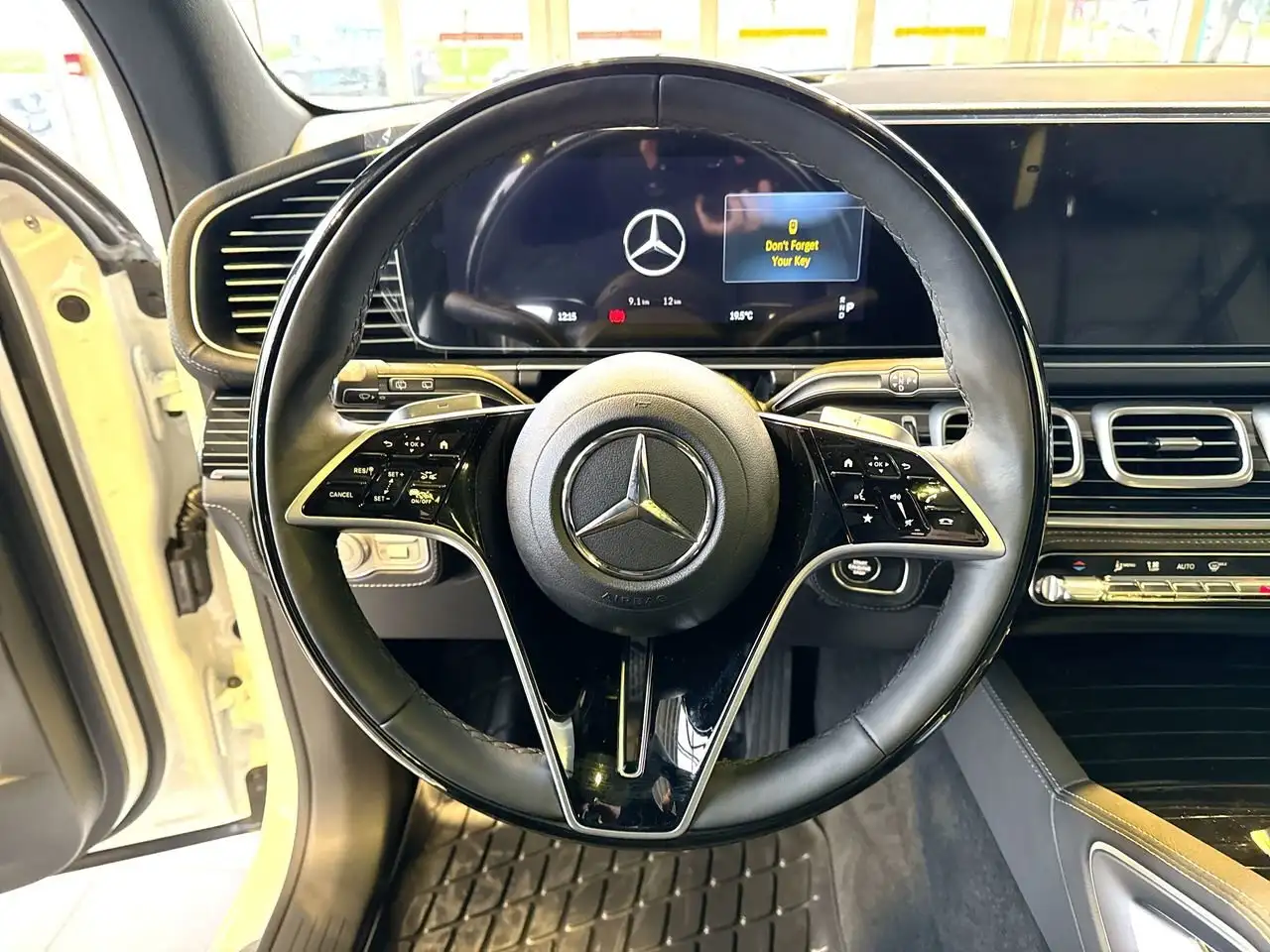 Mercedes-Benz GLE снимка Mercedes-Benz GLE