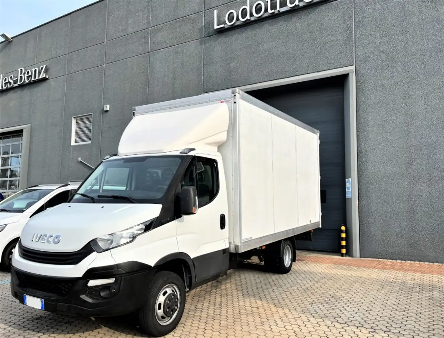 Iveco Daily 35C14 furgonato Bianco - 1