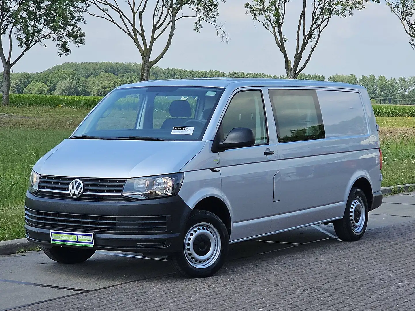 Volkswagen Transporter 2.0 TDI L2H1 150Pk DubCab! Zilver - 2