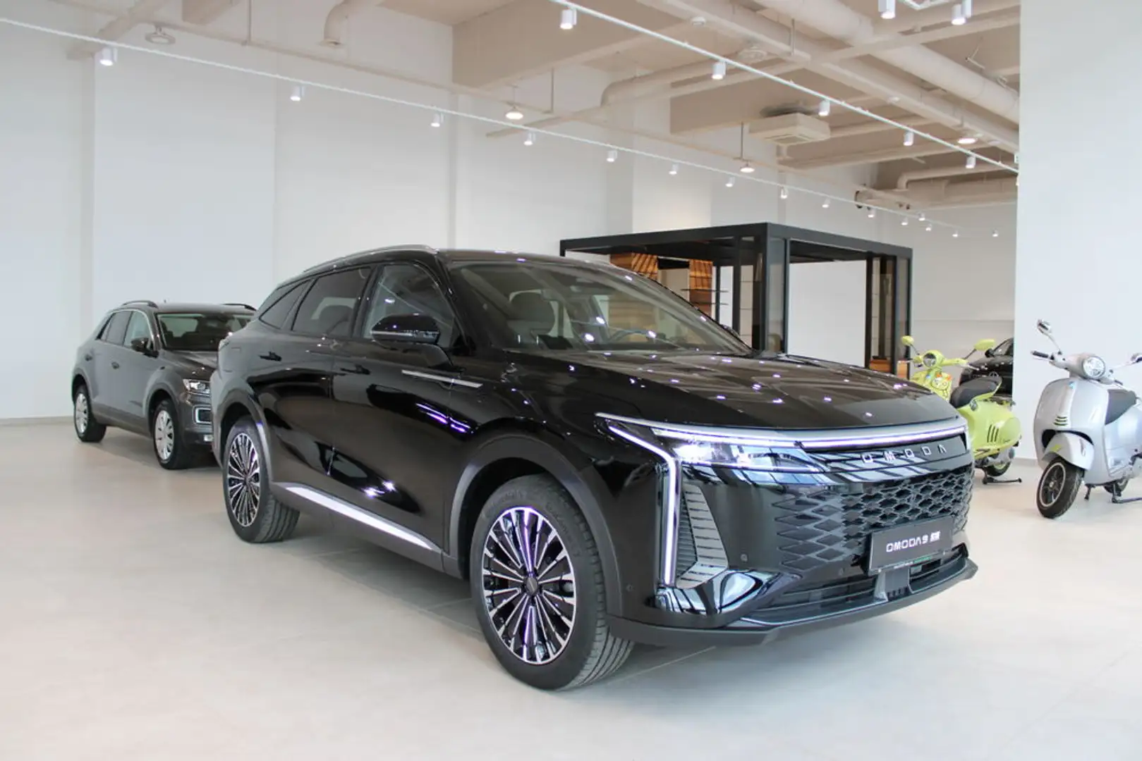 Omoda Sonstige 9 PHEV 1.5TGDi Premium Line AWD Schwarz - 1
