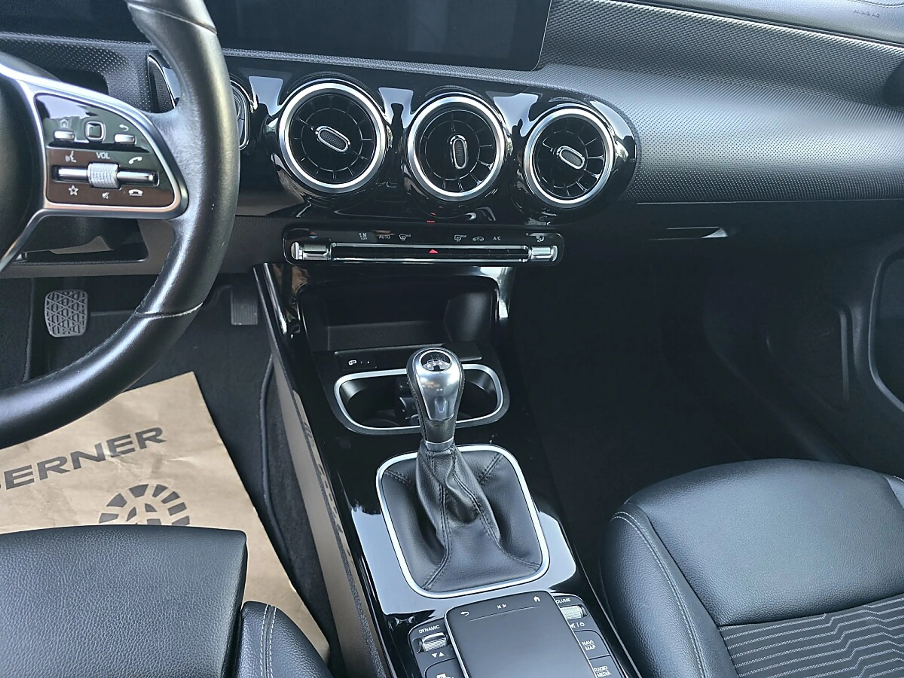Mercedes-Benz CLA 200 d d SB Progressive (EURO 6d) — photo 13