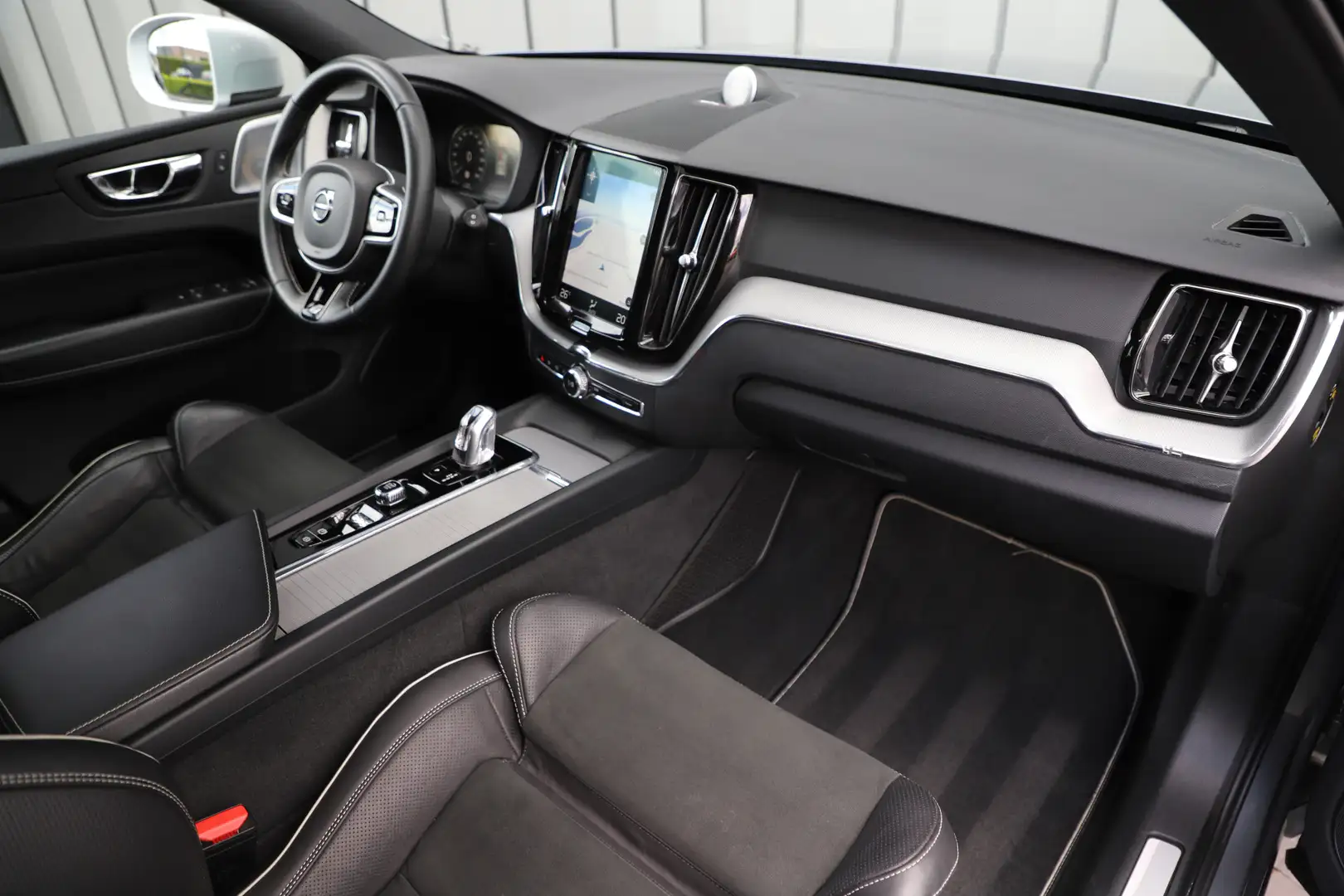 Volvo XC60 2.0 T8 Twin Engine AWD R-Design | 391PK | Bowers/w Gris - 2