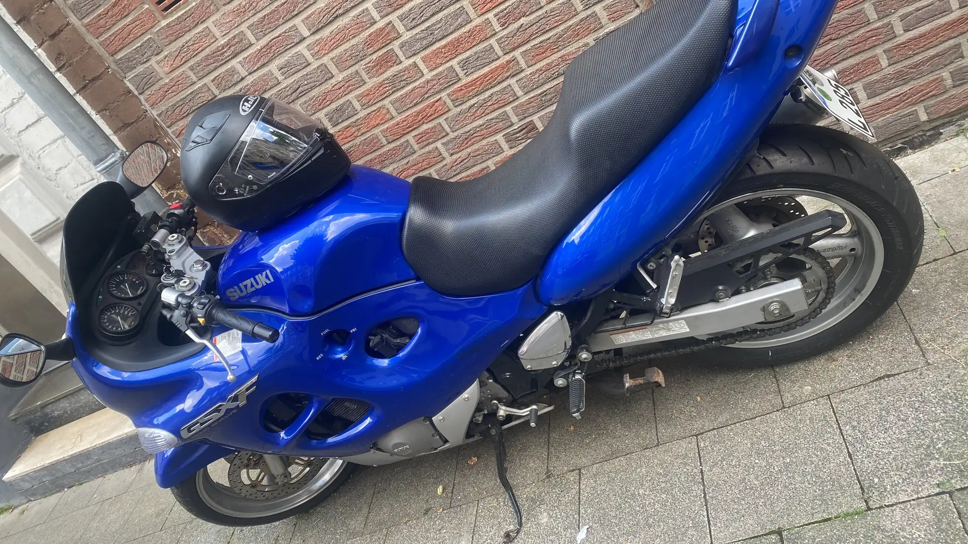 Suzuki GSX 600 - 1