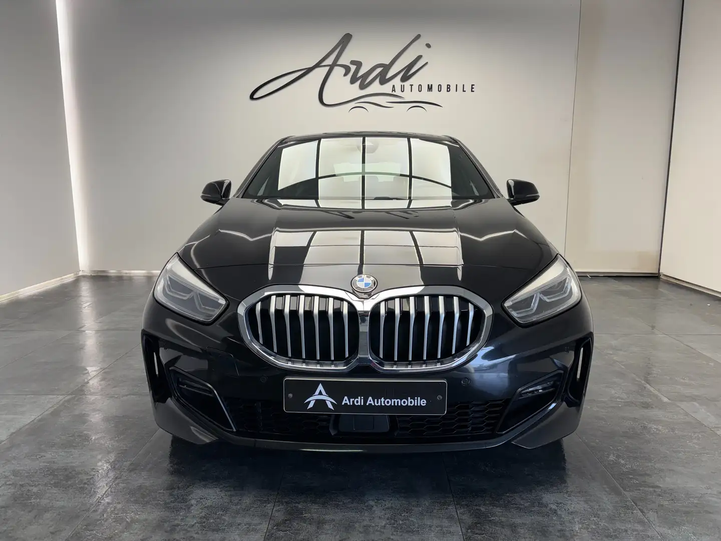 BMW 118 iA *PACK M*CARPLAY*CAMERA*LED*GARANTIE 12 MOIS* Noir - 2