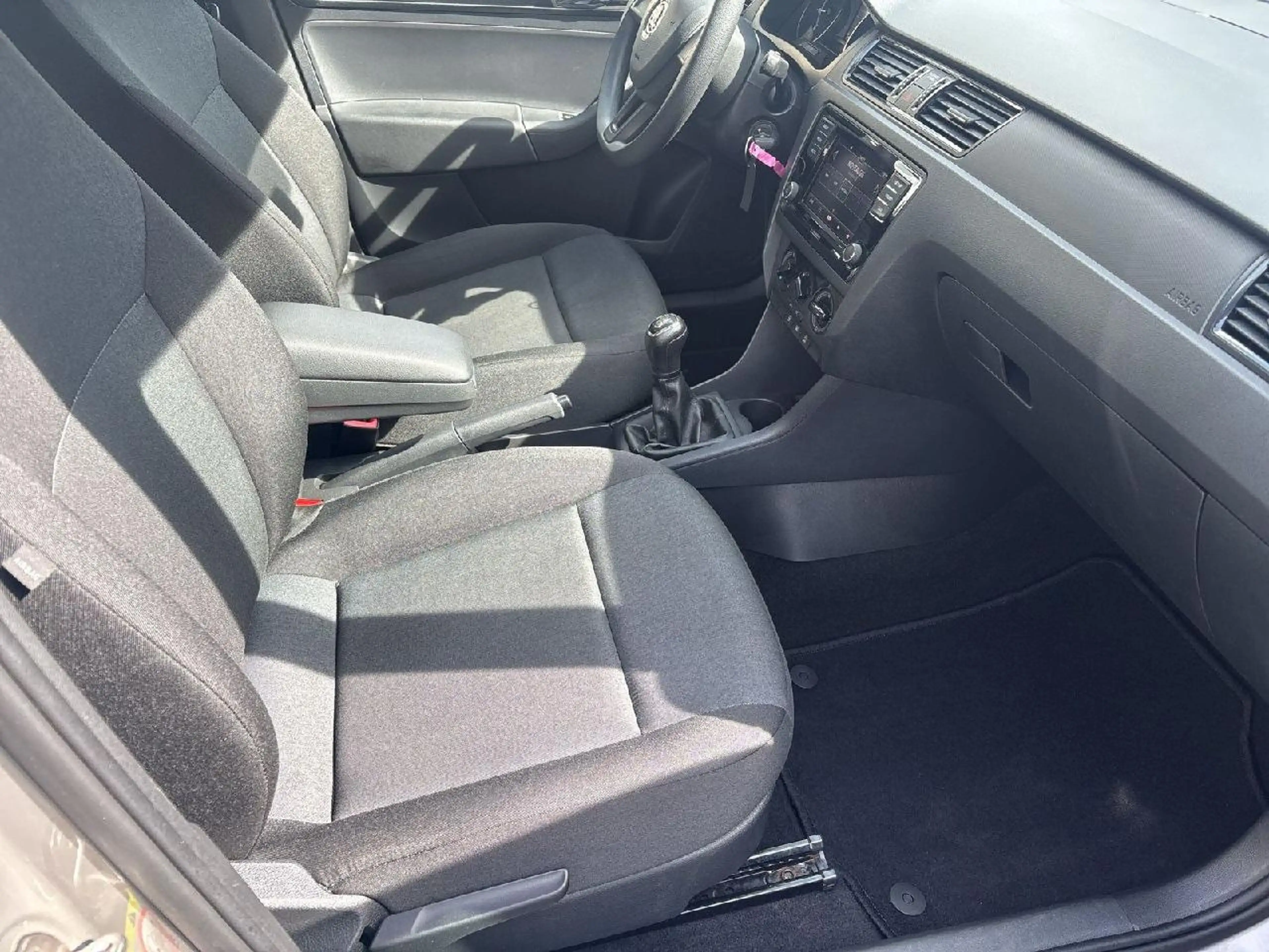 Skoda Rapid/Spaceback Cool Edition,KLIMAANLAGE,DAB,USB,ALU,GARANTIE — photo 9