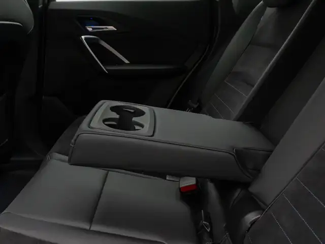 BMW Ix1 view 27