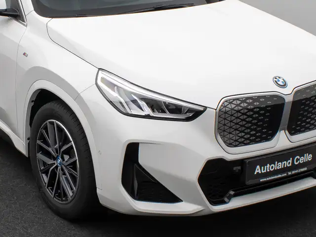 BMW Ix1 view 17