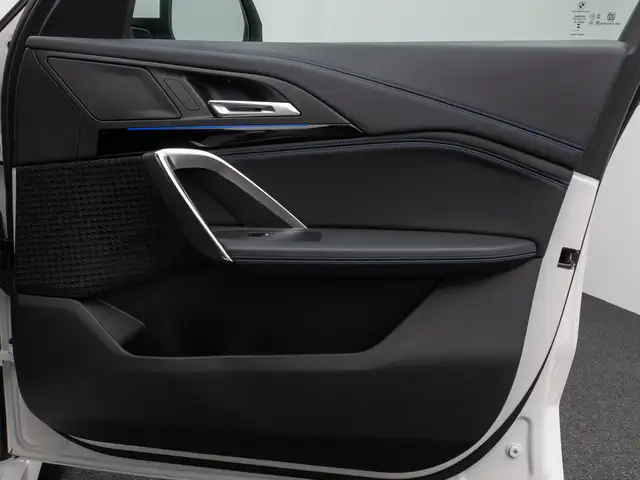 BMW Ix1 view 29